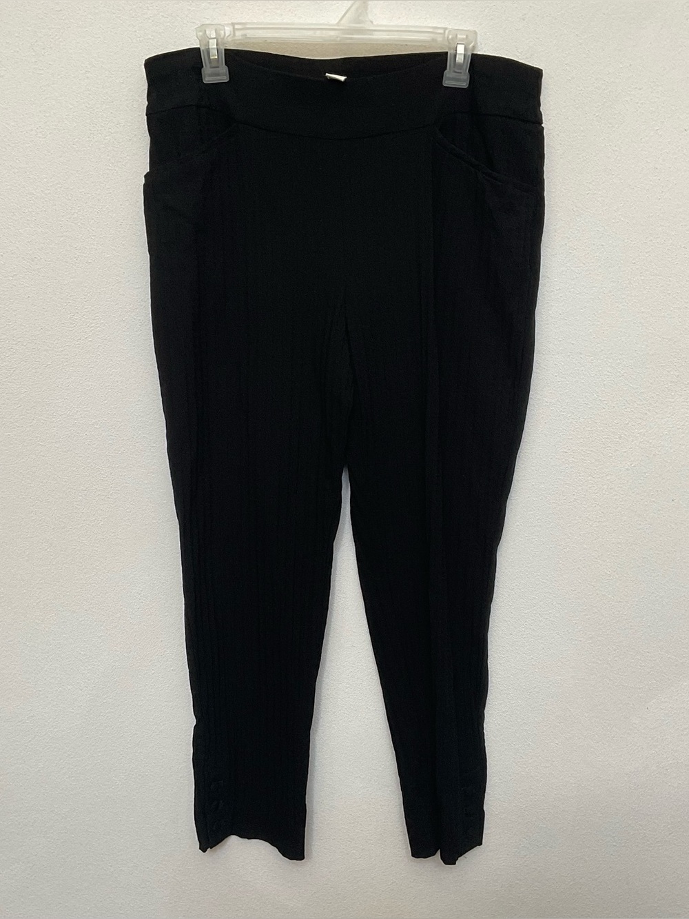 Perfect Stretch By Chico's Black Textured Ankle Length Pants Size 2 US L/12